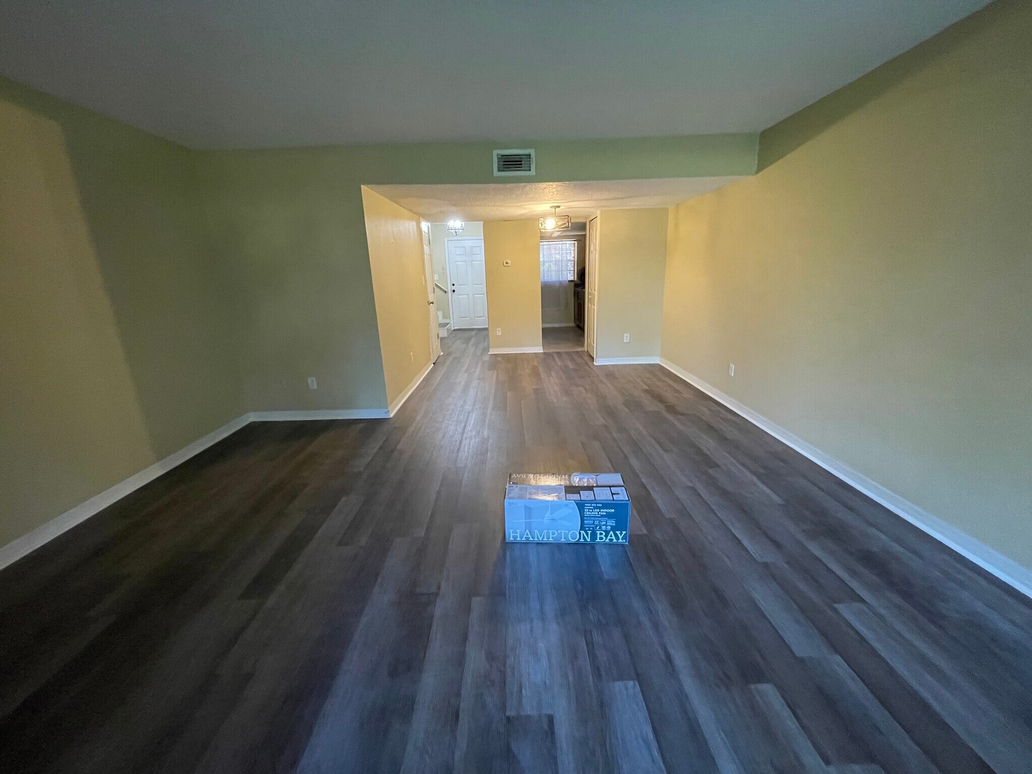 Building Photo - 4854 Tangerine Ave