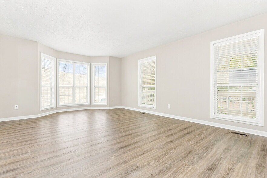 Building Photo - 2915 Emerson Lake Dr