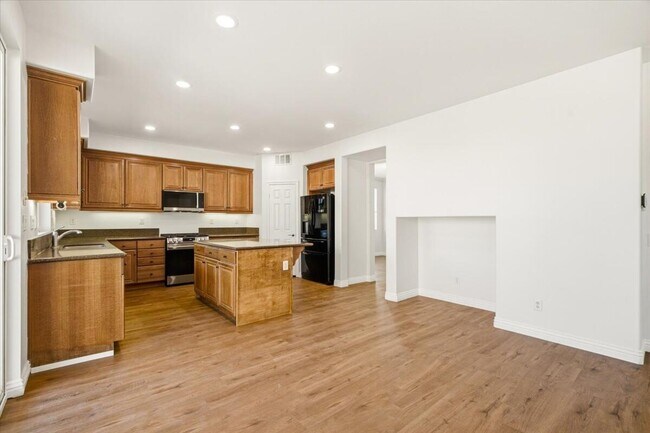 Building Photo - 37559 Durwent Dr