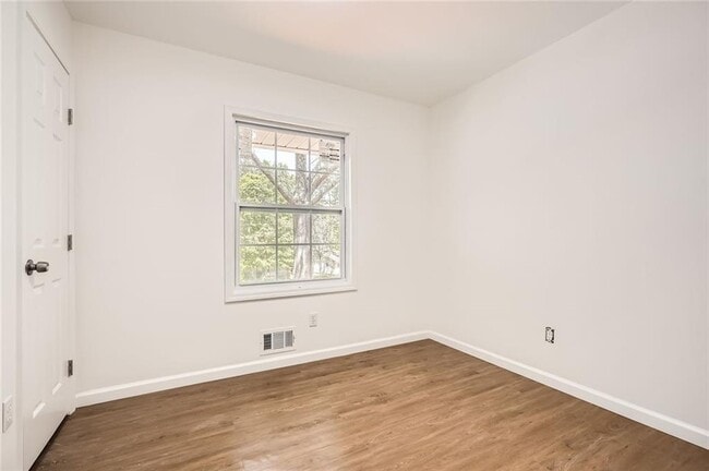 Building Photo - 4201 Regal Ridge Rd