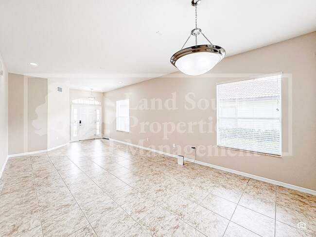 Building Photo - 1762 Altavista Cir