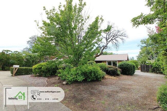 Building Photo - 3345 Golden Heights Dr