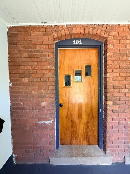 Building Photo - 103 Grove St