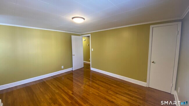 Building Photo - 214 Columbia St