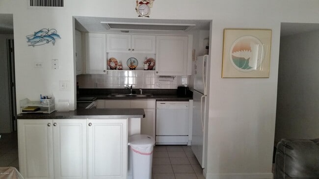 Building Photo - 2700 Ocean Shore Blvd