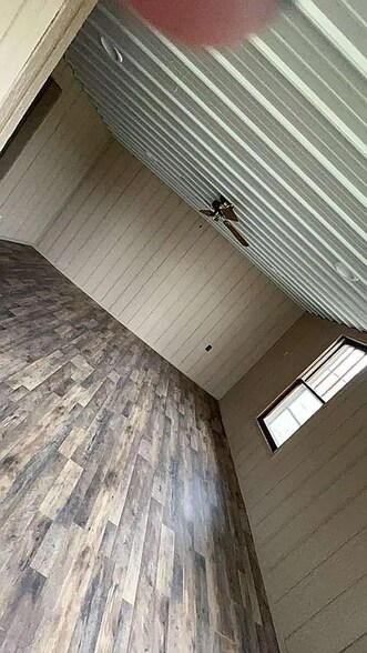 Building Photo - 409 Mammoth Cave St