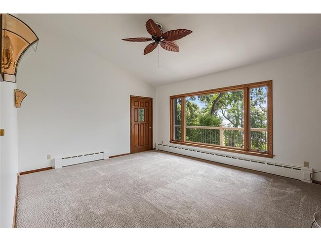 Building Photo - 6400 Greenbriar Ave