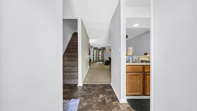 Building Photo - 414 Garden Dr