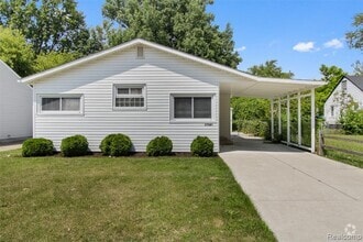 Building Photo - 27361 Delton St
