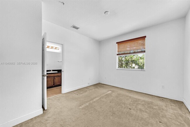 Building Photo - 908 SW 147th Ave