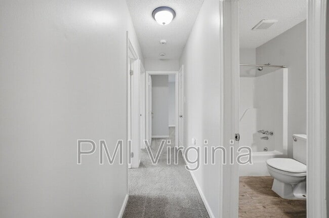 Building Photo - 901 Vincent Ct