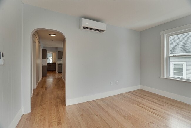 Building Photo - 24 Dunlap St