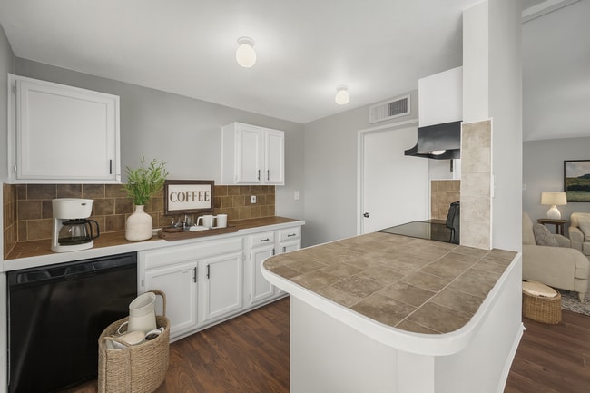 Building Photo - BEAUTIFUL 3 Bedroom, 1 Bathroom in Allen, Texas!