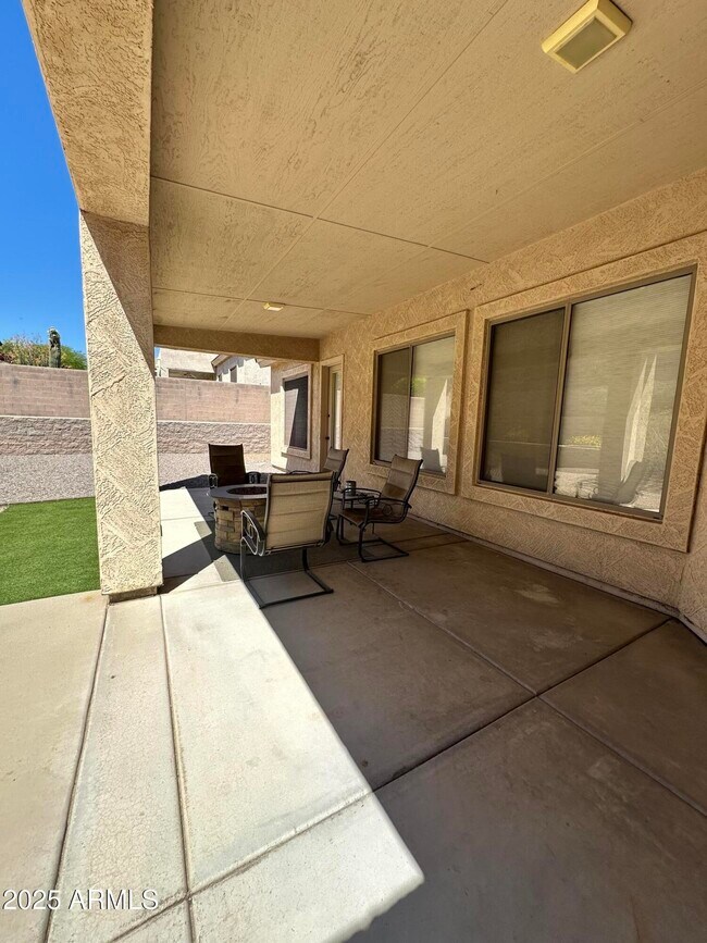 Building Photo - 2627 E Acoma Dr