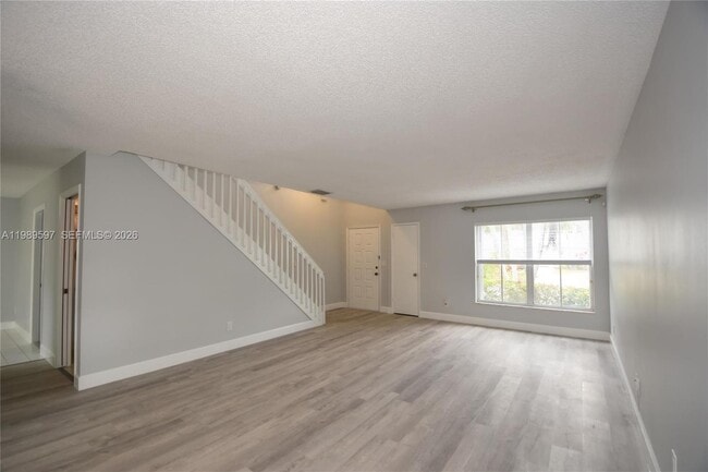 Building Photo - 4801 Grapevine Wy