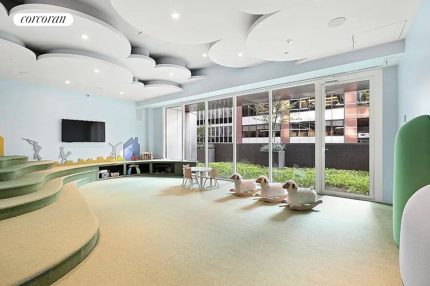Building Photo - 135 W 52nd St