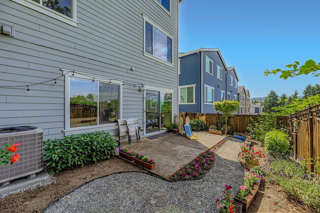 Building Photo - 26658 NE Walden Way