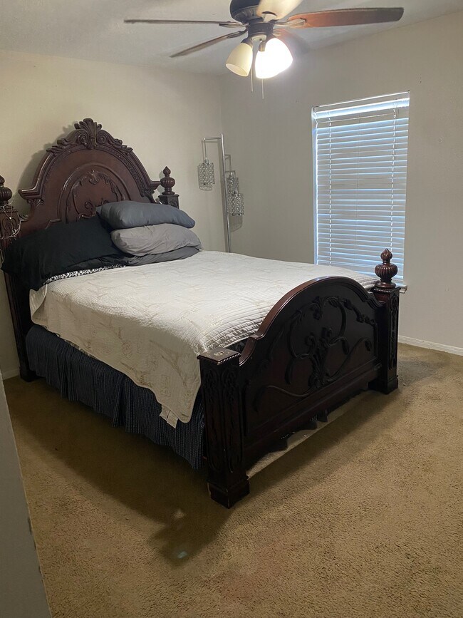 Building Photo - 10107 Olive Mount St