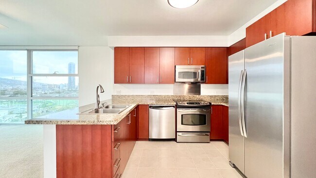 Building Photo - MOVE-IN READY 1 BED/1 BATH/1 PRKG IN 909! ...