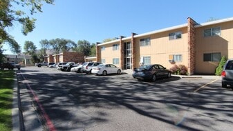 Building Photo - Green Leaf Apartments