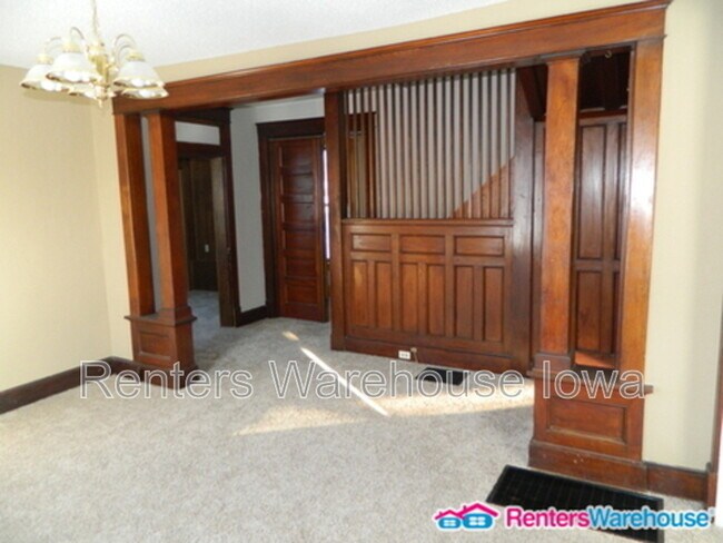 Building Photo - 1008 S Jefferson Way