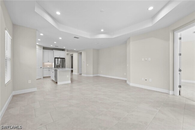 Building Photo - 2373 Ariane Dr
