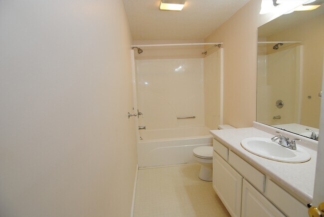 Building Photo - 69 Georgetown Dr