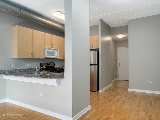 Building Photo - 1155 W Madison St