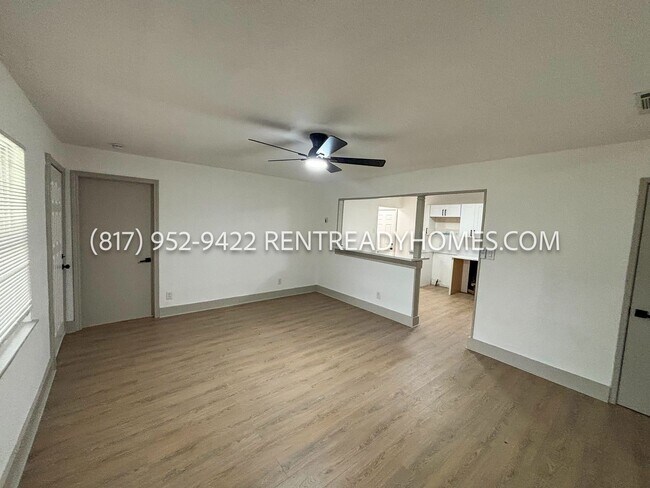 Building Photo - 3835 Basswood Dr