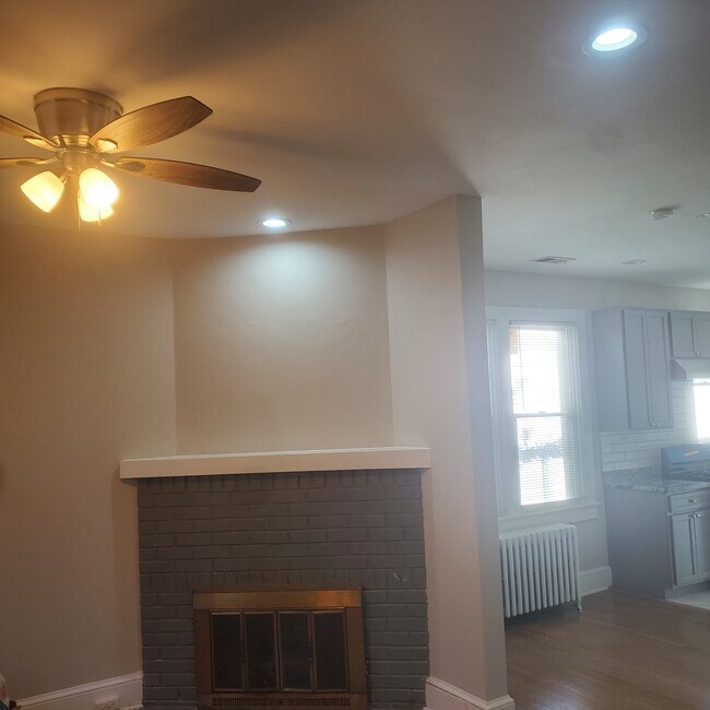 Living room with Fireplace - 1517 Beaver Heights Ln
