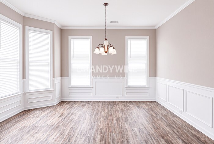 Building Photo - 5209 Lakerock Dr SW
