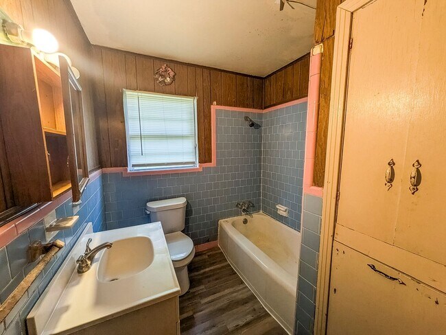 Building Photo - 4510 El Paso Ave