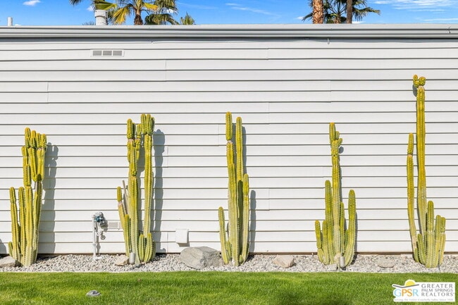 Building Photo - 37830 Cathedral Canyon Dr