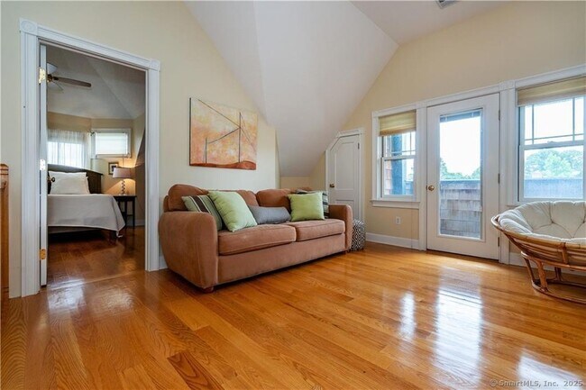 Building Photo - 7 Gibson Ave