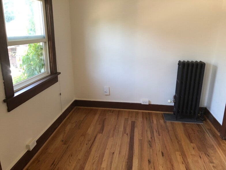 Building Photo - 513 Terry St