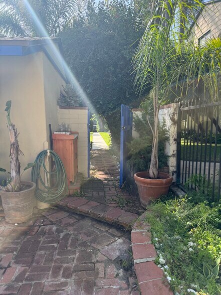 Building Photo - 911 14th St