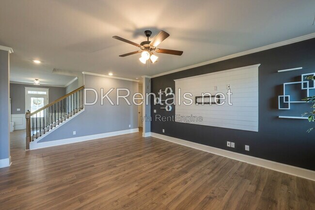 Building Photo - 7095 Evening Dew Dr