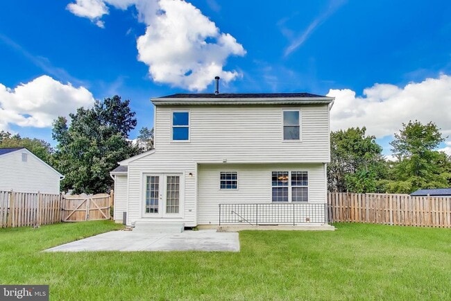 Building Photo - 8813 Francesca Dr