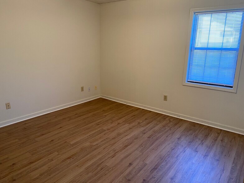 Apt 2 - 5010 Hawthorne Ct