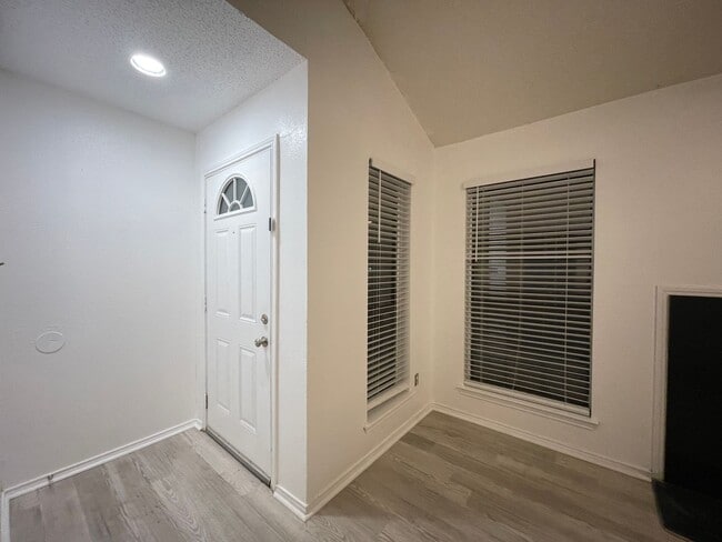 Building Photo - 2422-2424 Sherry Street