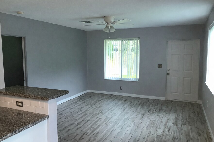 Building Photo - 125 NE 30th Ct