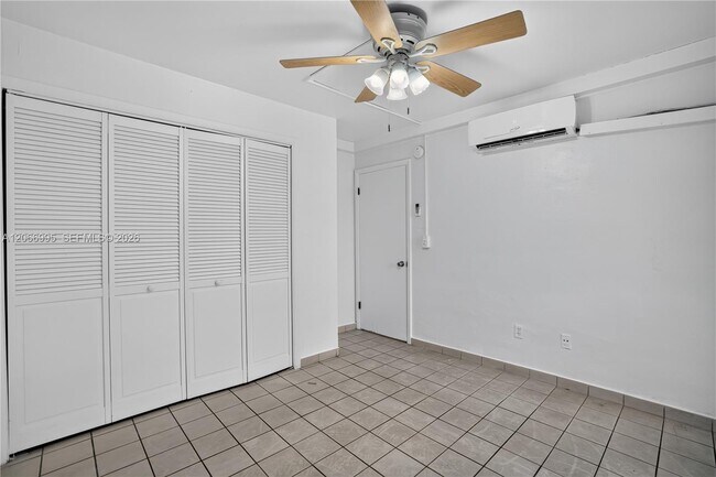 Building Photo - 1600 S Le Jeune Rd