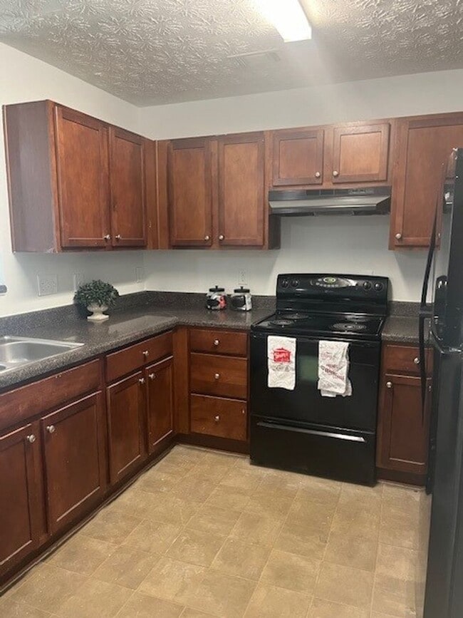 Building Photo - ***Back to School Special*** Waived $350.0...