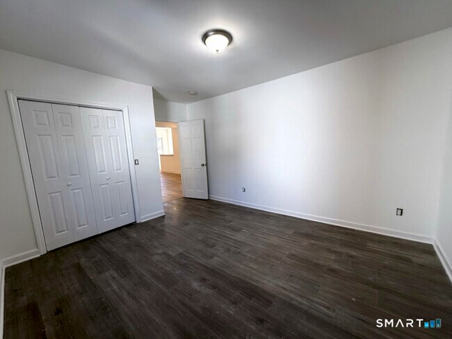 Building Photo - 30 Dora St