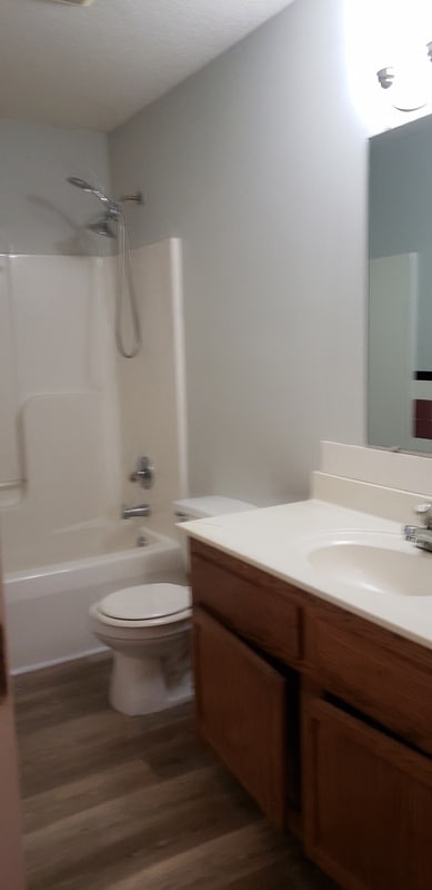 Building Photo - 618 W Horah St