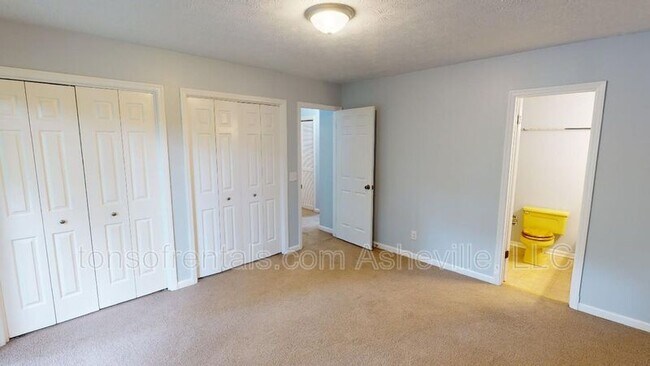 Building Photo - 1767D Haywood Manor Road