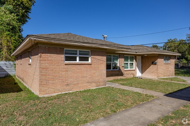 Minden Square Apartments - Minden Square Condos