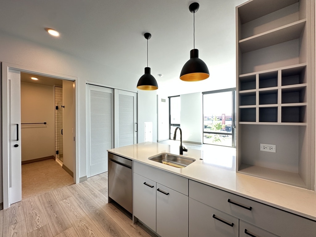 Building Photo - 2155 N Elston Ave