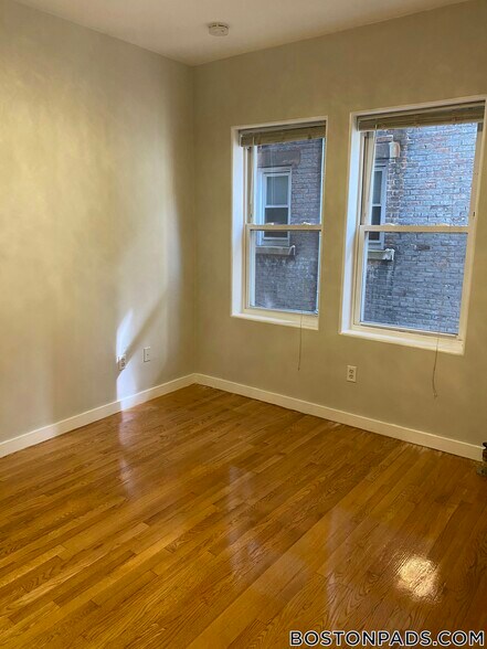 Building Photo - 38 Hemenway St