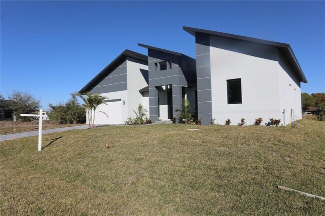 Building Photo - 9574 Salt Lake St